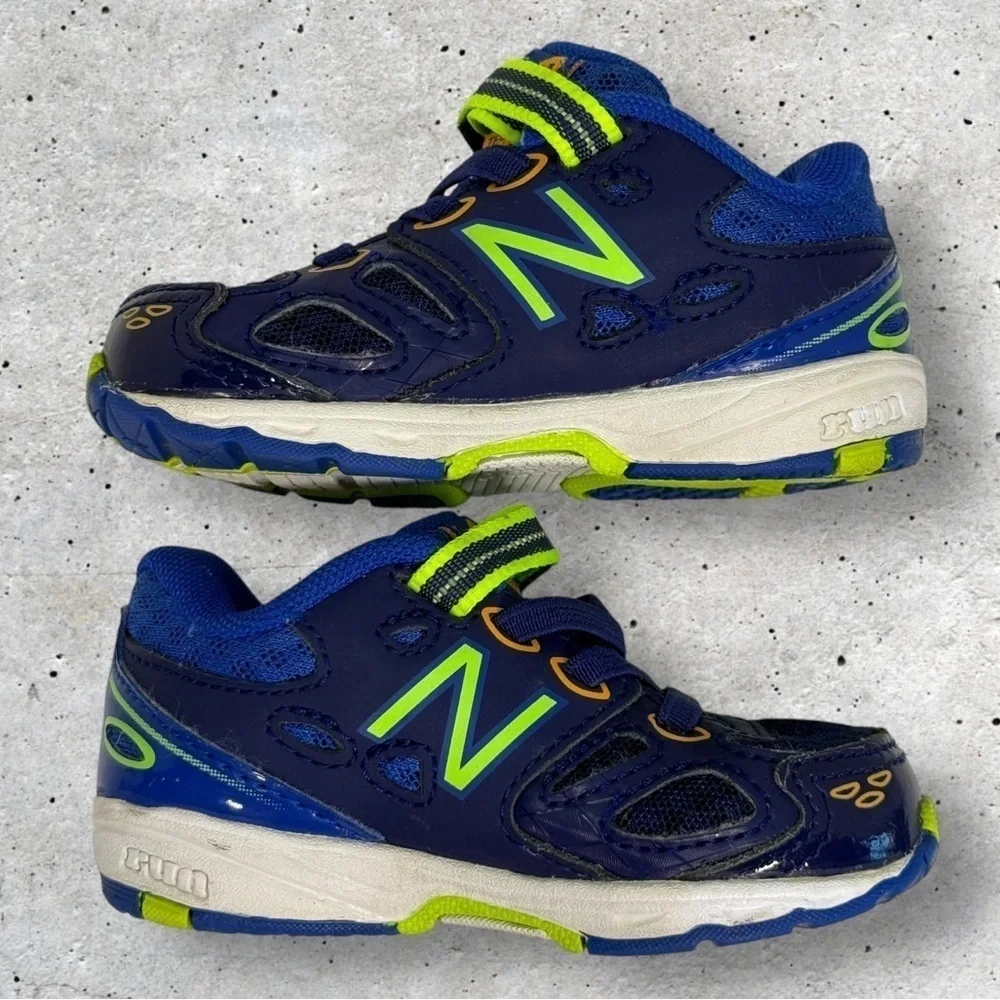 Baby New Balance sneakers size 4